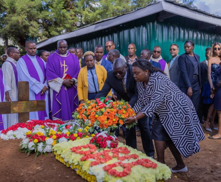 Deputy President Rigathi Gachagua and his Spouse Pastor Dorcas lay a wreath of flowers on the grave of Lenayapa in Nanyuki. 